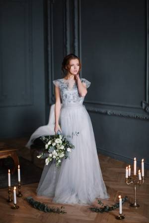 свадебные платья, невеста в сером платье, платье невесты, платье на свадьбу, вечернее свадебное платье