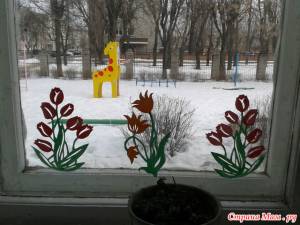 Украшение окон к празднику 8 Марта