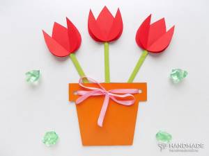 Открытка на 8 Марта «Цветы в горшке»