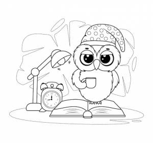 Раскраска сова в шапочке для сна с чашкой книгой и настольной лампой